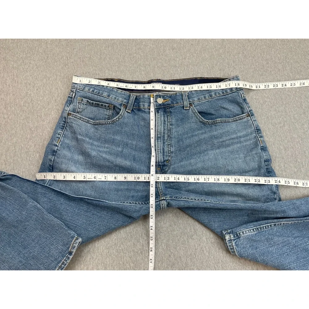 Levis Jeans Mens 38 x 30 Blue Cotton Blend Stretch Relaxed Straight Signature